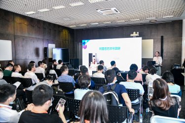 中国包装品牌创新高峰会议 —— 餐饮外卖包装的可持续发展